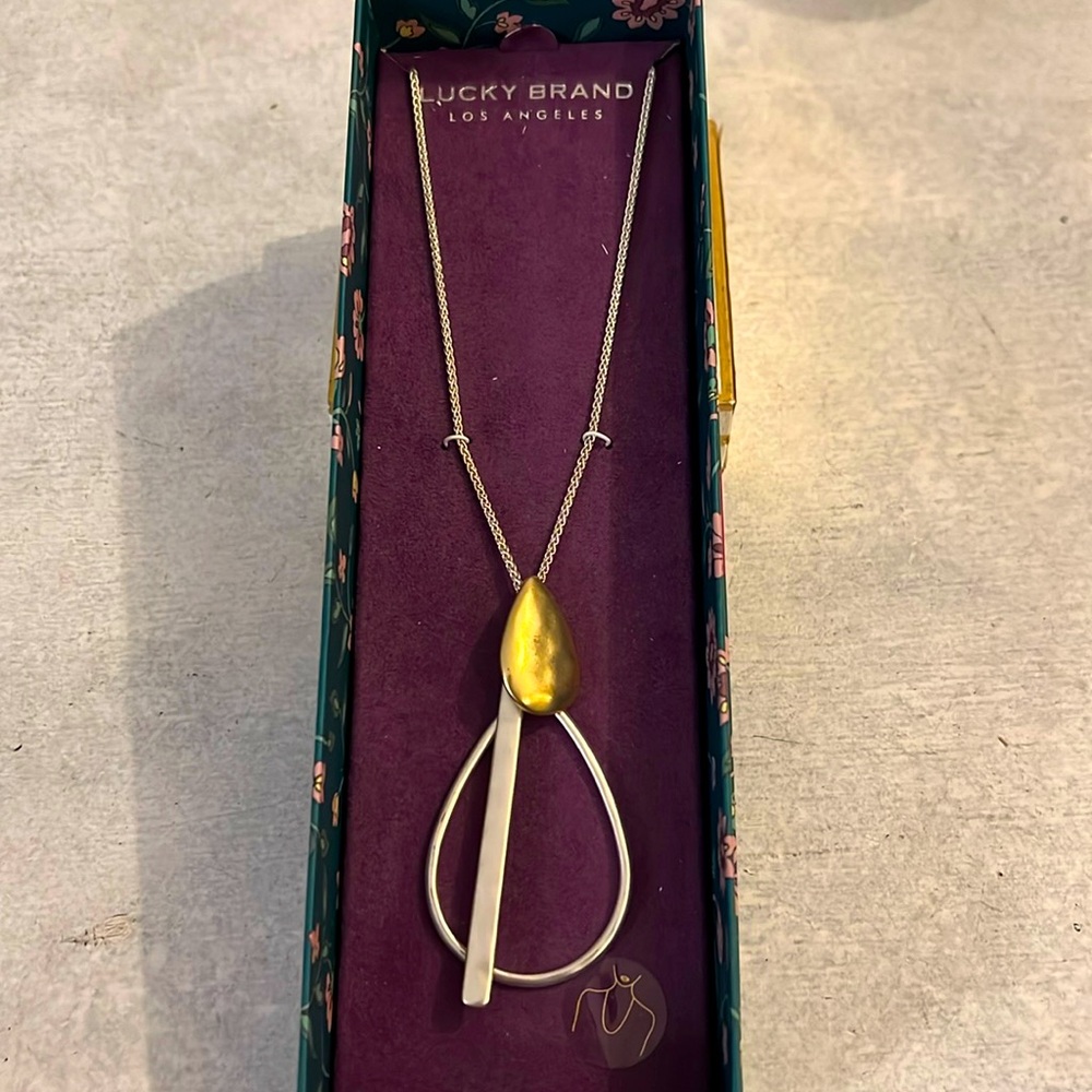 Gold adjustable lucky necklace